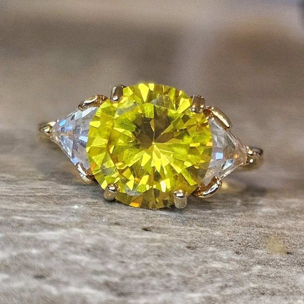 VTG 60s Yellow Cocktail Ring 18K HGE Gold Plate Rhinestone Sz 7 Round Cut - Picture 15 of 16
